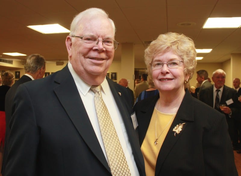 Dr. David & Linda Edwards Endow Scholarships - News & Media Relations