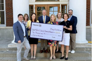 Image of Truist representatives donating a $5000 grant to WLU representatives for AI Literacy initiative.