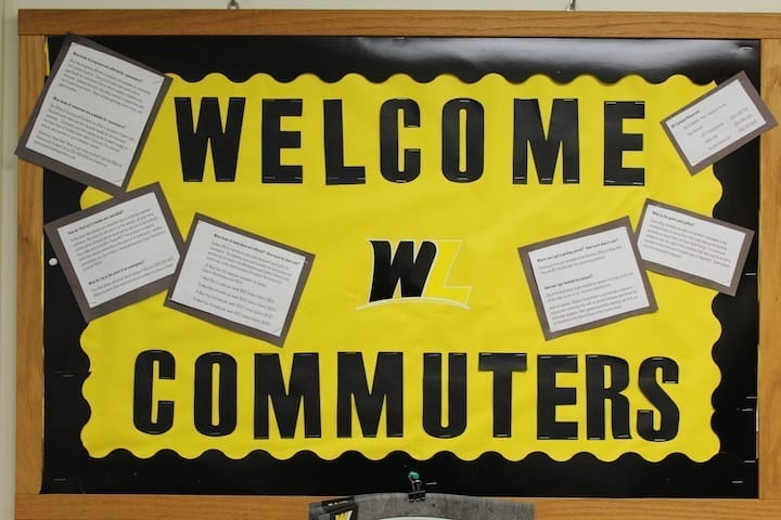 Commuter Lounge sign