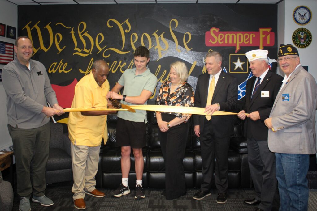 Veterans Lounge Ribbon Cutting
